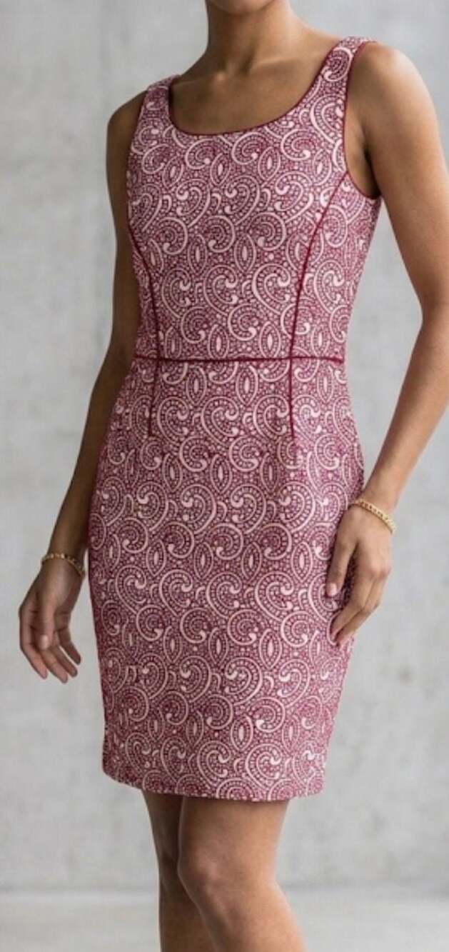 Kay Unger New York Red and White Embroidered Sleeveless Sheath Dress Size 12 NWT